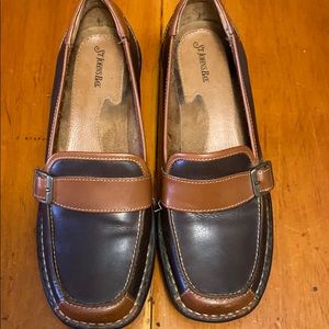 St. John’s Bay size 8 1/2 M Shoes